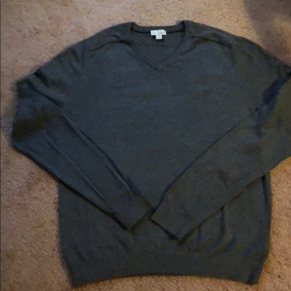 GAP Men’s Cotton Cashmere Vneck Sweater
